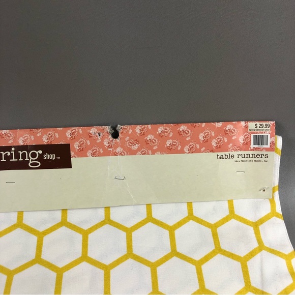 The Spring Shop Table Runners - Picture 4 of 5